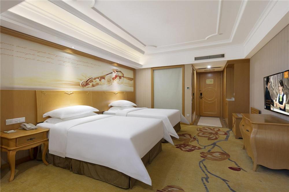 Vienna Hotel Zhengzhou Zhongyuan Futa Exterior photo