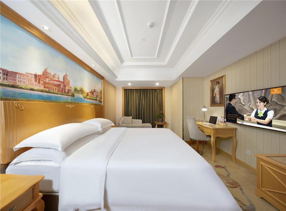 Vienna Hotel Zhengzhou Zhongyuan Futa Exterior photo