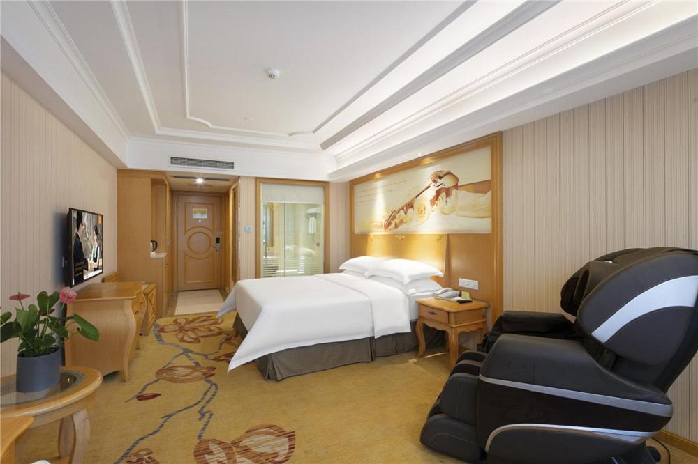 Vienna Hotel Zhengzhou Zhongyuan Futa Exterior photo